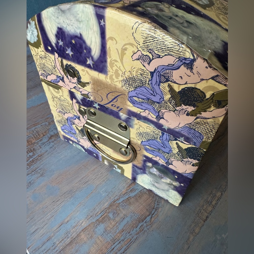 Angel Storage Chest - Picture 6 of 12